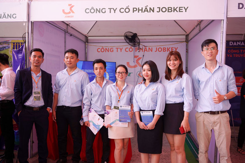 Đồng phục JobKey JSC: Thanh lịch, trẻ trung và chuyên nghiệp
