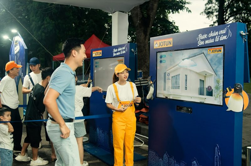 Đồng phục Sơn Jotun cho PG rất trẻ trung và cá tính