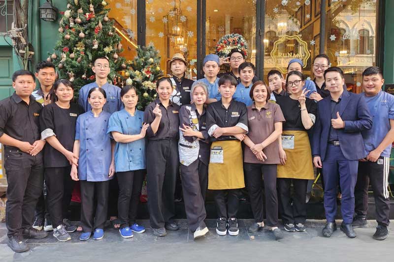 Những mẫu đồng phục nhà hàng cafe Runam Bistro ấn tượng