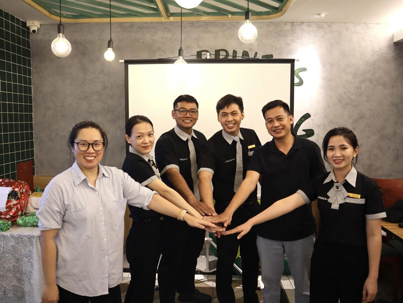 Đồng phục The Pizza Company quản lý nhà hàng 