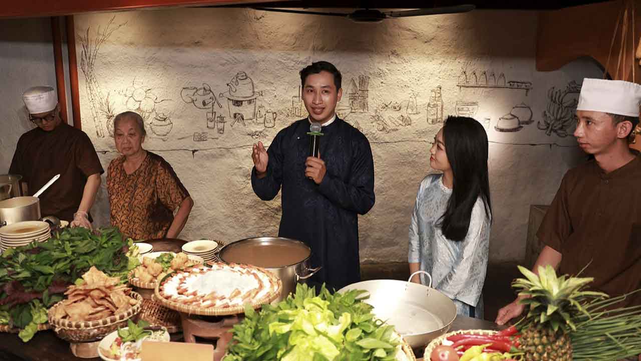 Top 3+ Mẫu thiết kế đồng phục nhà hàng Huế Xưa sang trọng, tinh tế