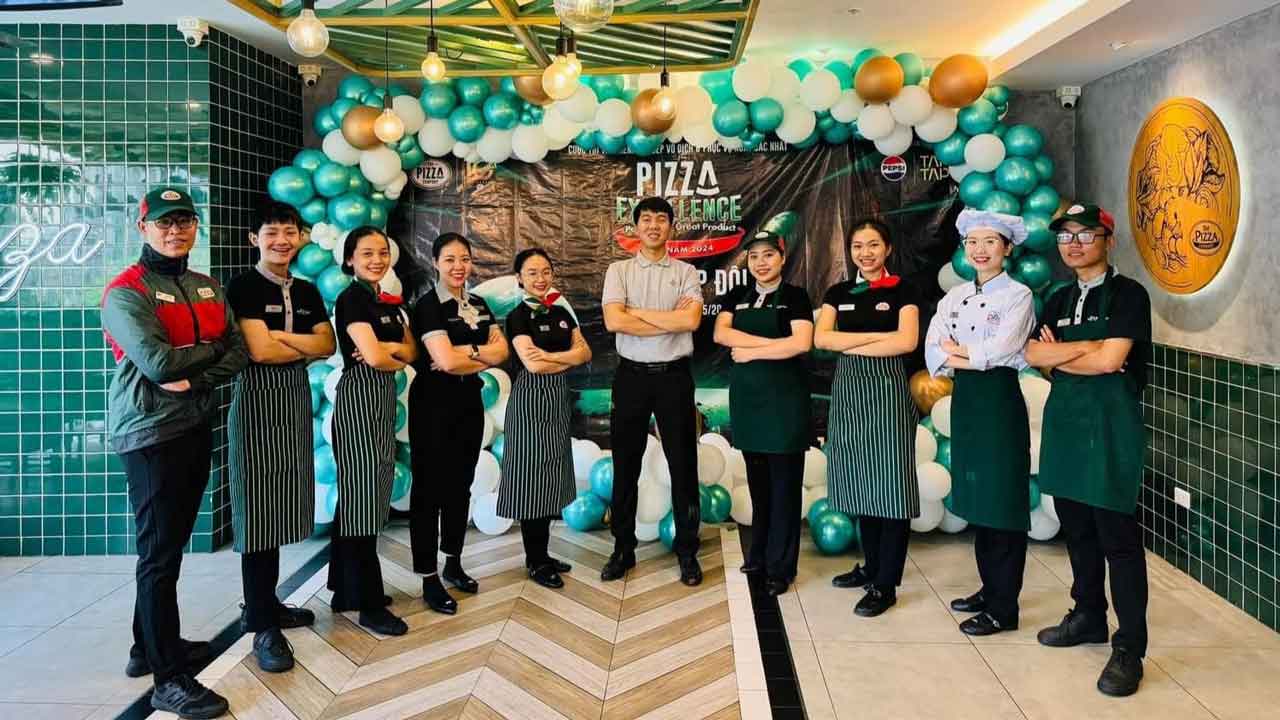 Top 5+ thiết kế đồng phục The Pizza Company bền đẹp, tạo dấu ấn thương hiệu