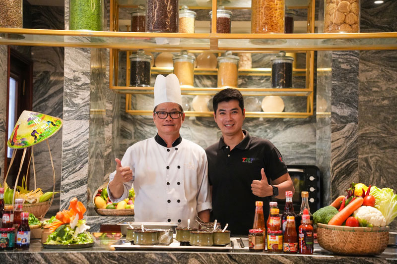 Áo bếp đồng phục Silk Path Grand