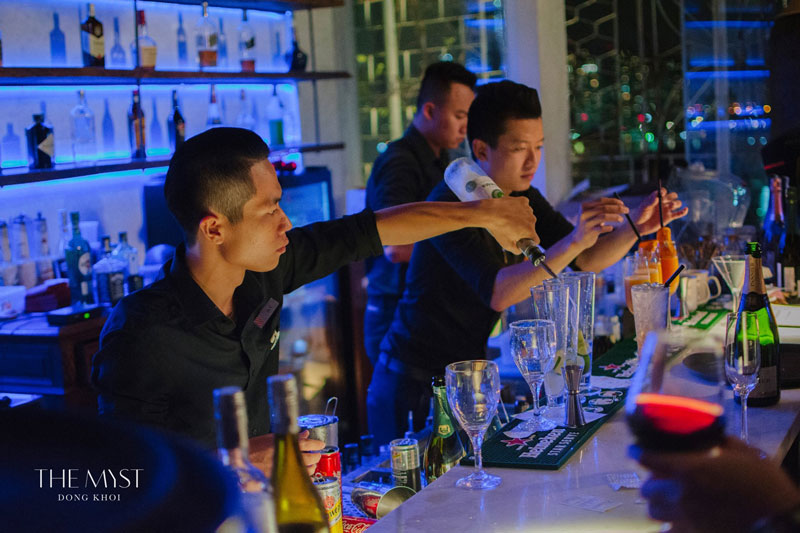 Đồng phục Bartender The Myst Dong Khoi