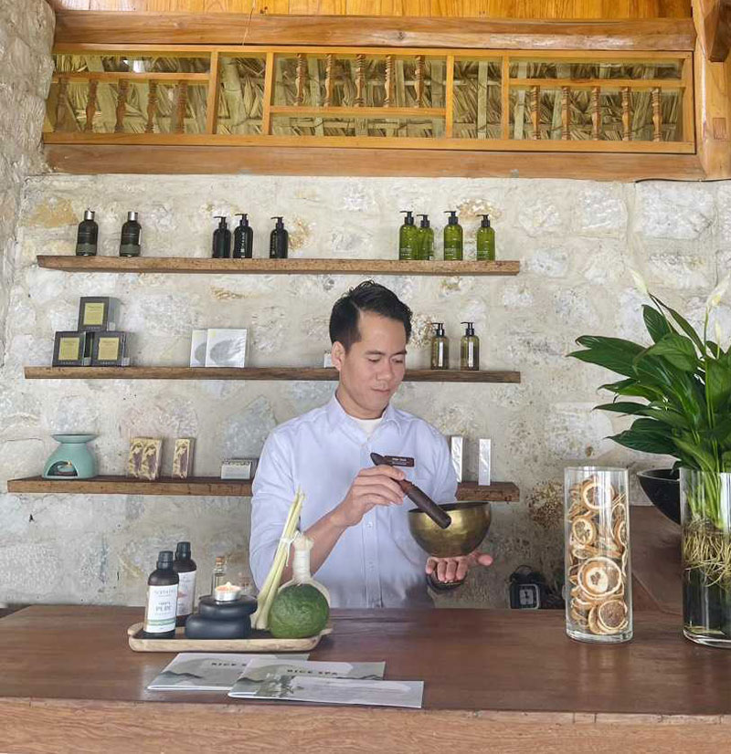 Đồng phục bartender Topas Ecolodge