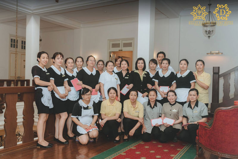 Đồng phục buồng phòng Dalat Palace