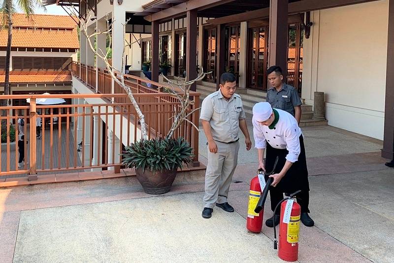 Đồ bảo hộ đồng phục khách sạn Furama Resort Danang