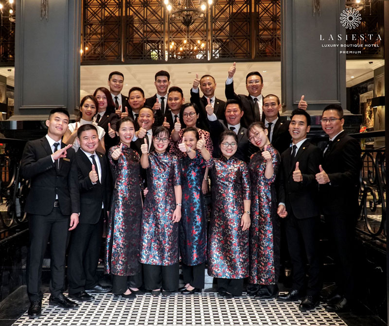 Đồng phục lễ tân La Siesta Hotel & Spa