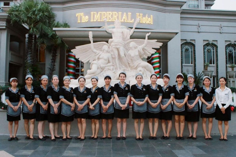 Đồng phục nhân viên buồng phòng Imperial Hotel