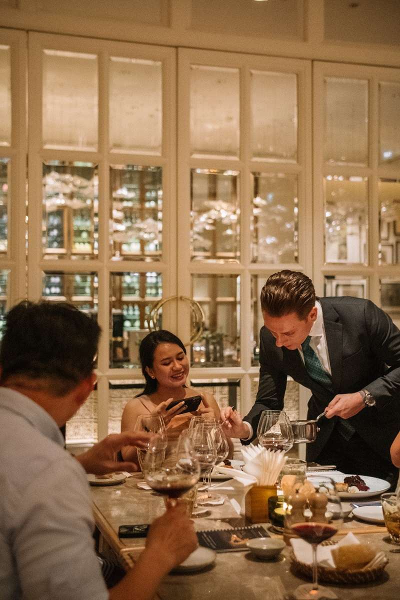 Đồng phục vest cho nhân viên khách sạn Park Hyatt