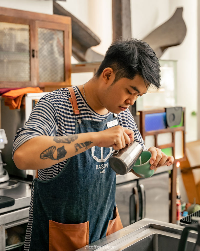 Tạp dề đồng phục quán cà phê The Myst Dong Khoi