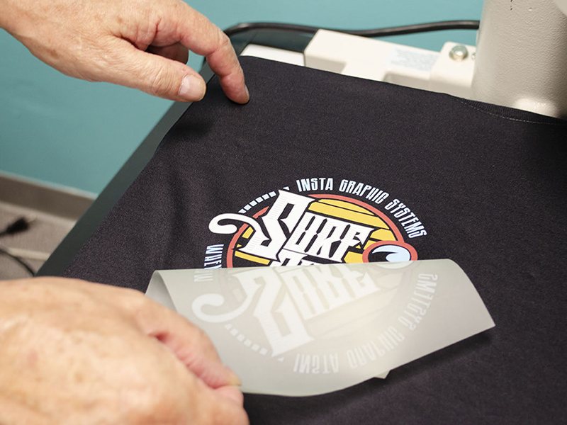 In decal nhiệt lên đồng phục không kén chất liệu vải