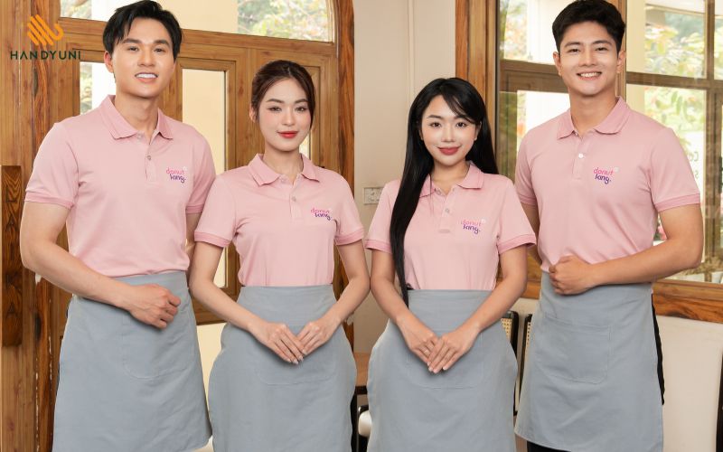 Áo thun có cổ in logo