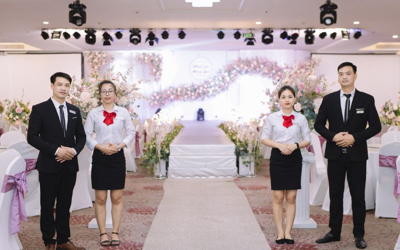 Đồng phục quản lý nhà hàng tiệc cưới đẳng cấp và uy tín