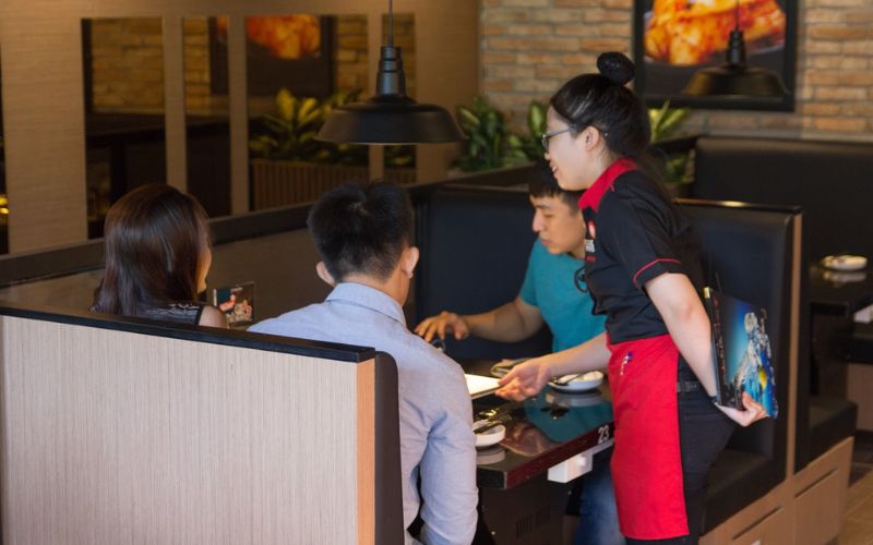 May tạp dề quán thịt nướng cần đảm bảo những tiêu chí gì?