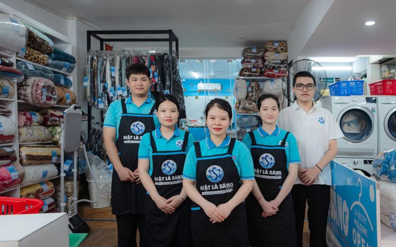 In/thêu logo lên tạp dề tiệm giặt là như thế nào cho bền?