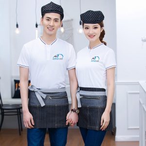 Combo áo thun trắng kết hợp mũ và tạp dề ngắn họa tiết kẻ