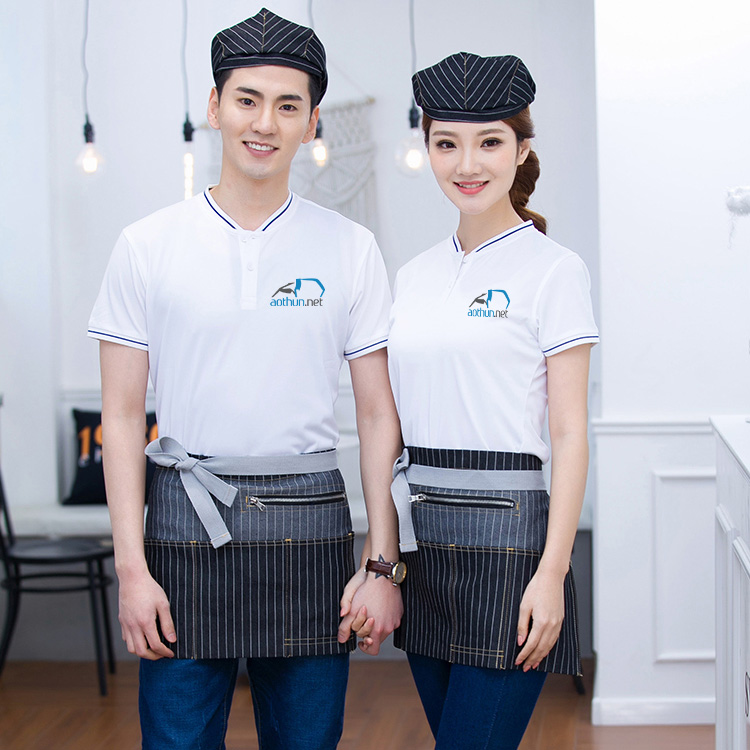 Combo áo thun trắng kết hợp mũ và tạp dề ngắn họa tiết kẻ