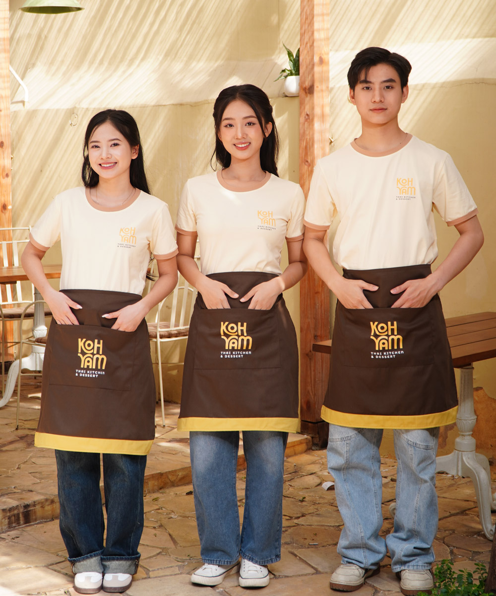 Combo Đồng Phục Nhà Hàng Koh Yam: Áo Thun & Tạp Dề Nửa Người