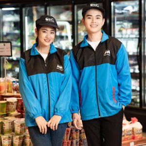 Đồng phục áo khoác gió màu xanh da trời thương hiệu siêu thị