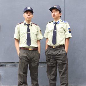 Đồng phục bảo vệ khách sạn xanh rêu, đầy đủ phụ kiện