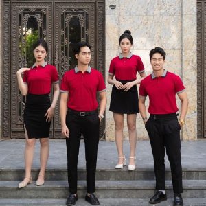 Đồng phục công ty màu đỏ phối cổ áo và tay áo kẻ sọc