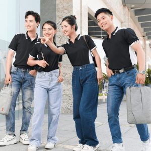 Đồng phục công ty màu đen ngắn tay phối hoạ tiết trắng ở cổ và vai áo