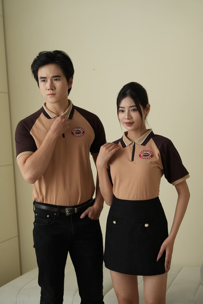 Áo đồng phục công ty màu nâu Highlands Coffee