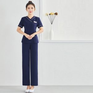 Đồng phục massage màu tím than viền trắng nhẹ nhàng, form Slim Fit, vải Kate Silk