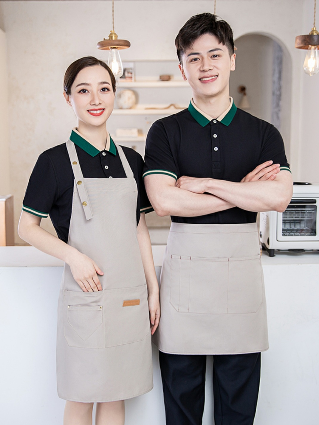 Đồng phục nhà hàng Hàn Quốc áo đen tạp dề xám, tay ngắn form Regular Fit, vải Lacoste Soft trơn 