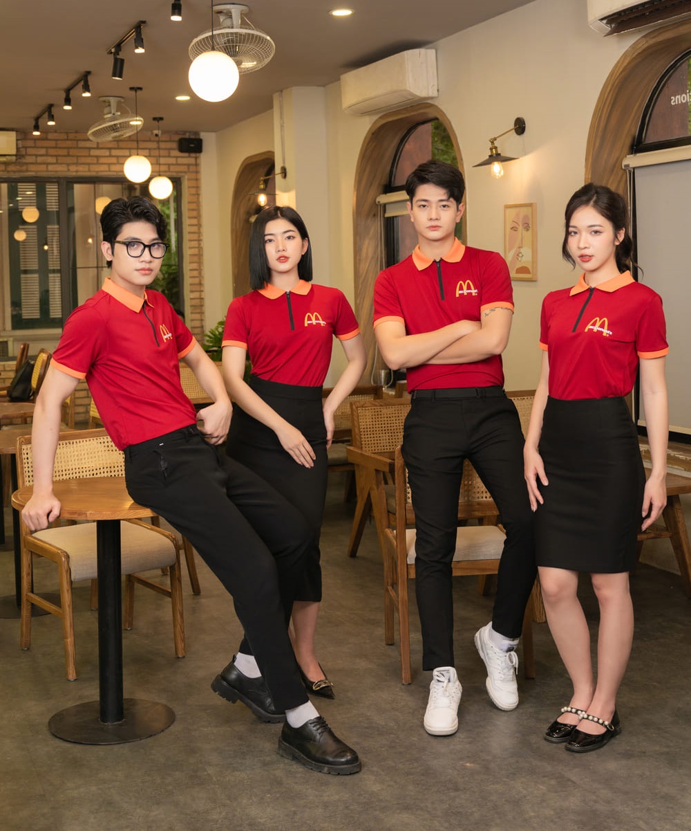 Đồng phục nhà hàng Mcdonald’s Việt Nam tay ngắn, form Regular Fit, vải Biocool 