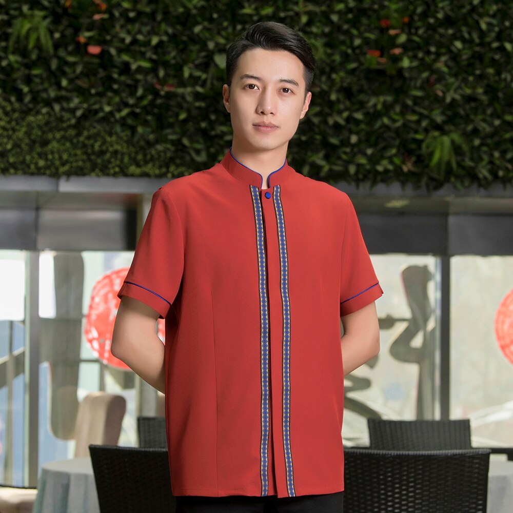 Đồng phục nhà hàng Việt Nam màu đỏ phối họa tiết sọc tay ngắn, cổ bẻ, form Loose Fit, vải Kate trơn