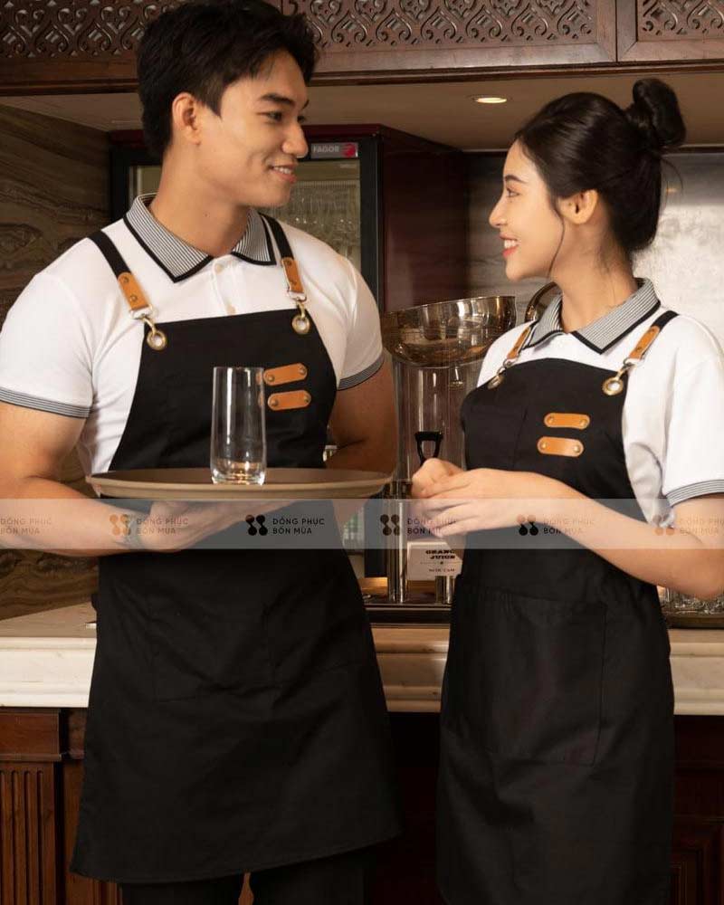 Đồng phục tạp dề màu đen dáng yếm thời trang in logo ngực trái